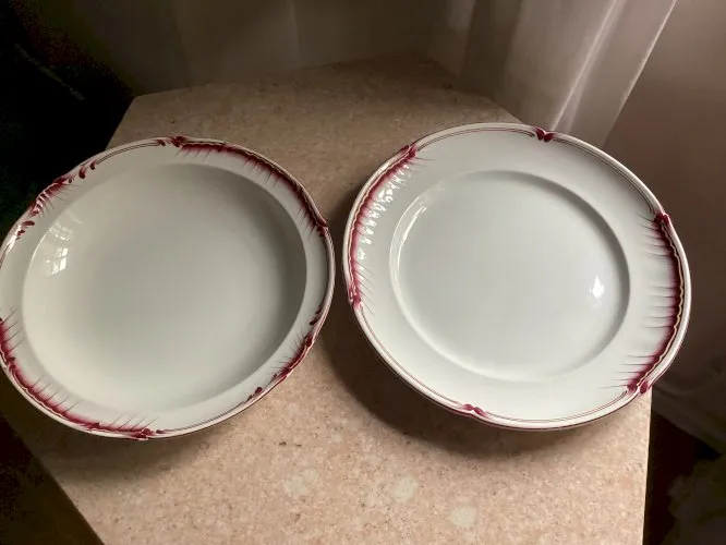 2 plats de service porcelaine KG Luneville