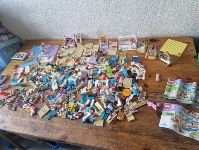 2,400 kg Lot De Légo friends en vrac avec personnages- REF 1