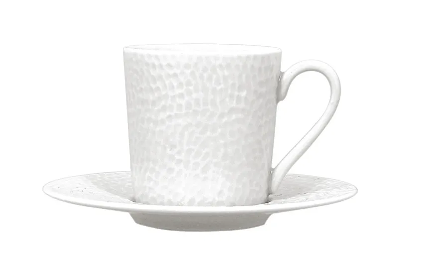 PAIRE TASSE À CAFÉ
MARTELÉ EN PORCELAINE
BLANCHE