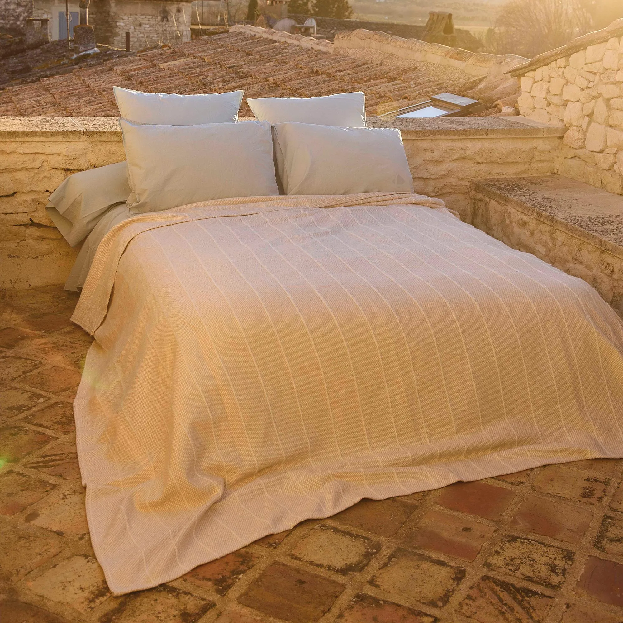 Dessus de lit 180x250 cm HONFLEUR coton et lin mélangés écru naturel