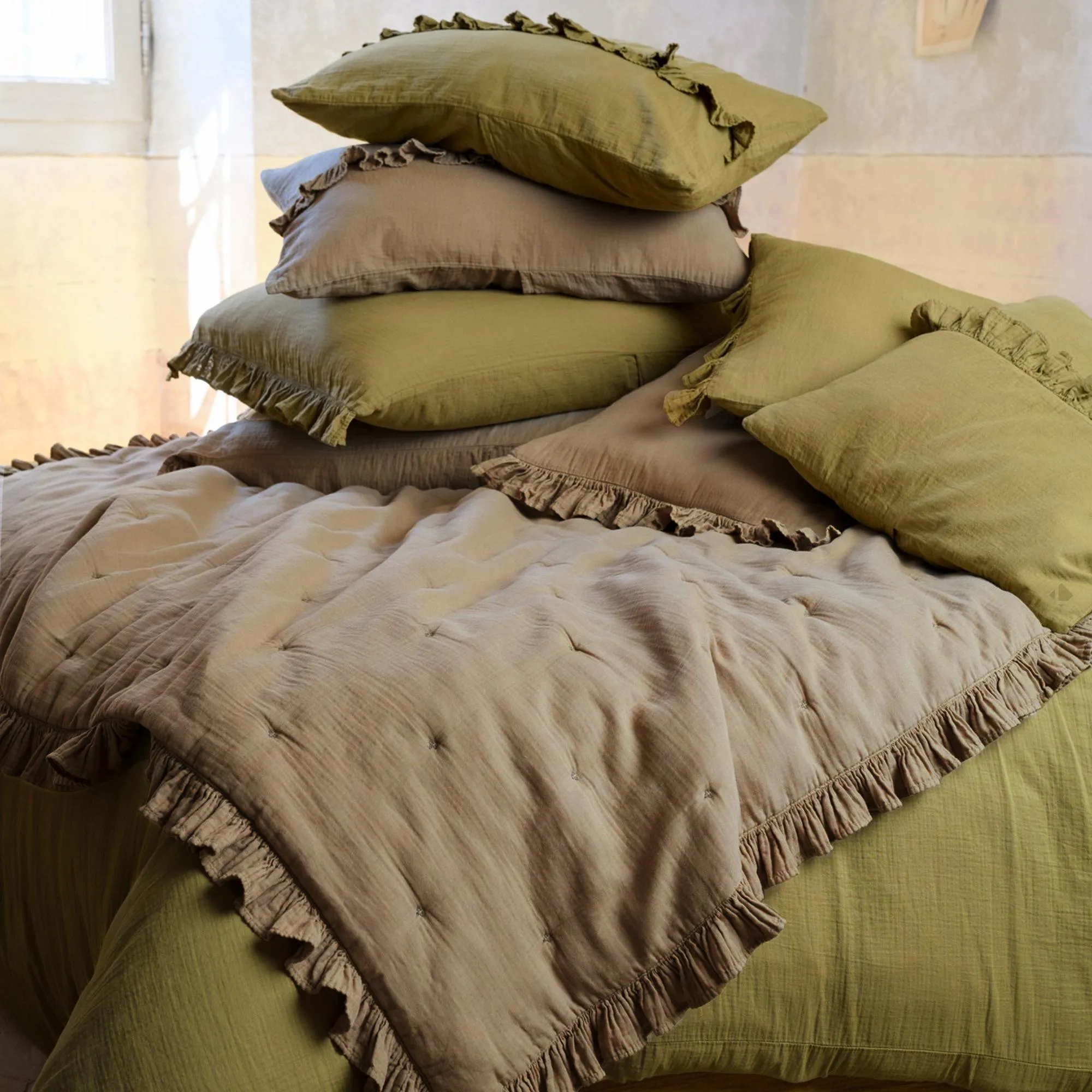 Couverture courtepointe en mousseline de coton 150x150 cm + 5 cm ELZA marron camel