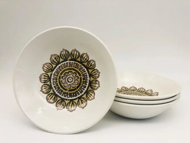 4 assiettes, Biltons. England.