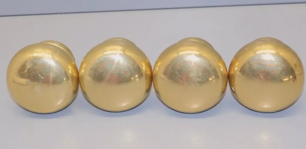 -4 BOUTONS de MEUBLE ou BOUTS de TRINGLES à RIDEAUX LAITON à visser déco  D