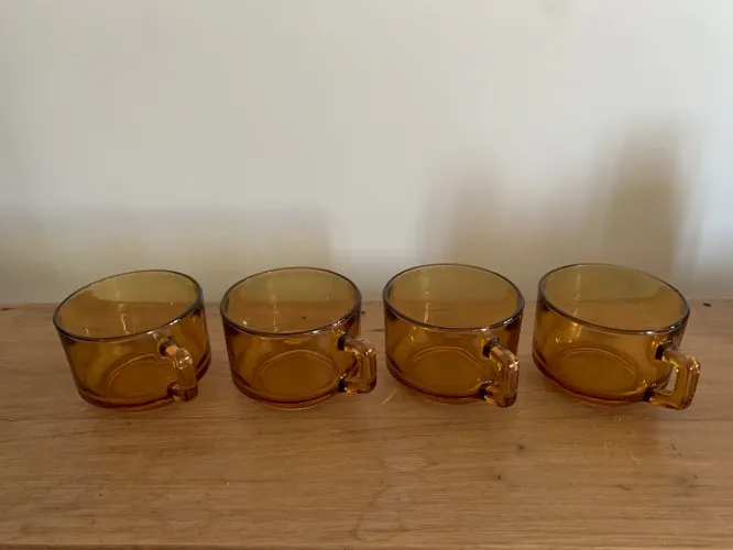 4 tasses à café vintages