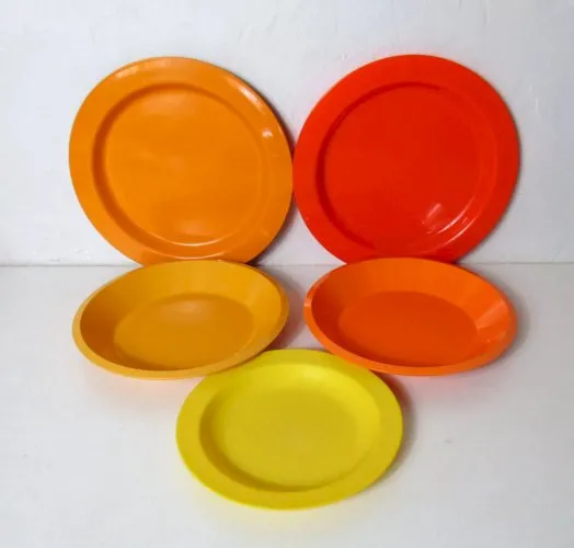 5 assiettes orange camping vintage style tupperware
