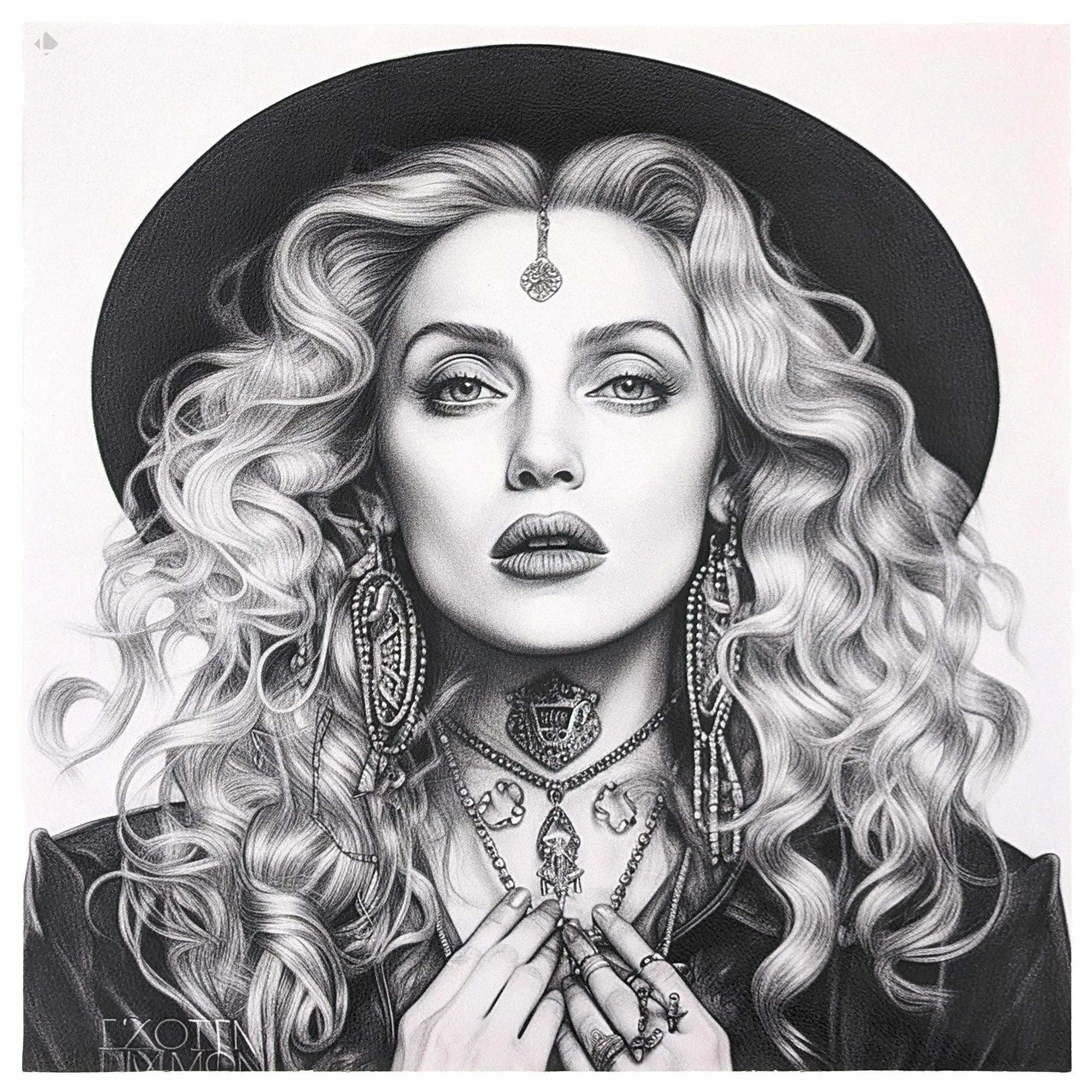 Carré de tissu similicuir 44x44 cm KARIA personnage Madonna blanc et noir