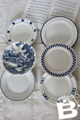 6 assiettes à dessert faïence et porcelaine bleue et blanche