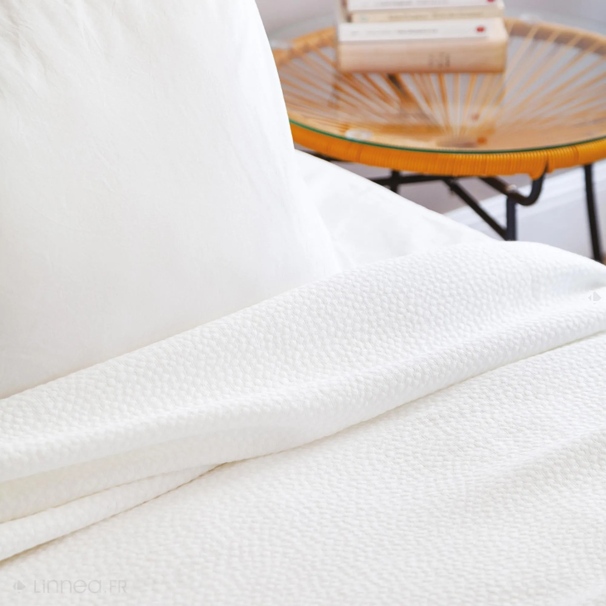 Dessus de lit Jacquard 180x250 cm CAMARGUE coton et polyester blanc