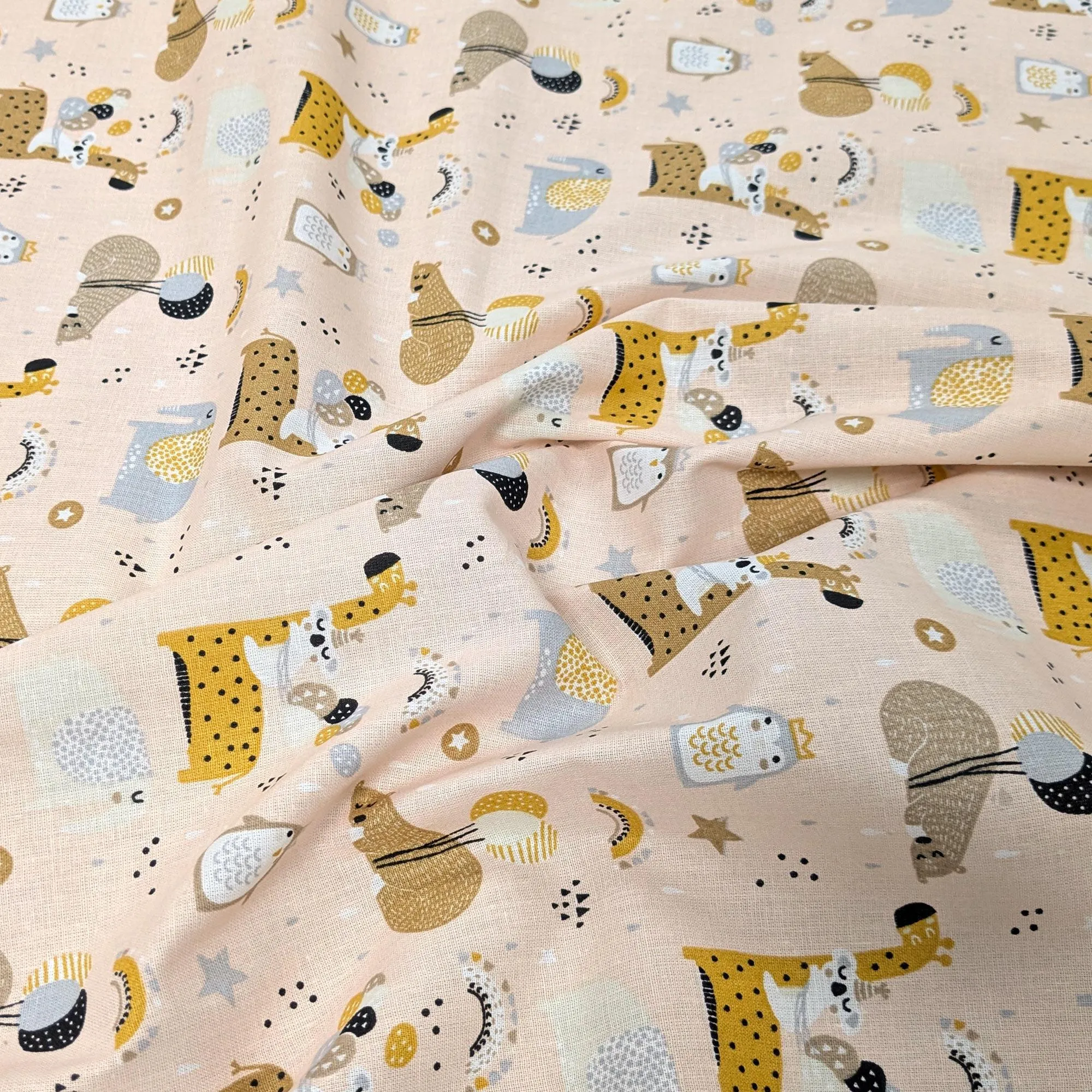 Tissu motif imprimé AUDODO percale pur coton nude