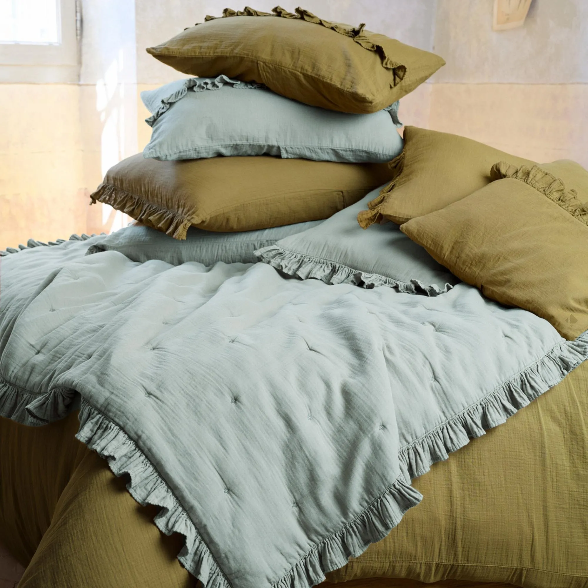 Couverture courtepointe en mousseline de coton 150x150 cm + 5 cm ELZA gris lichen