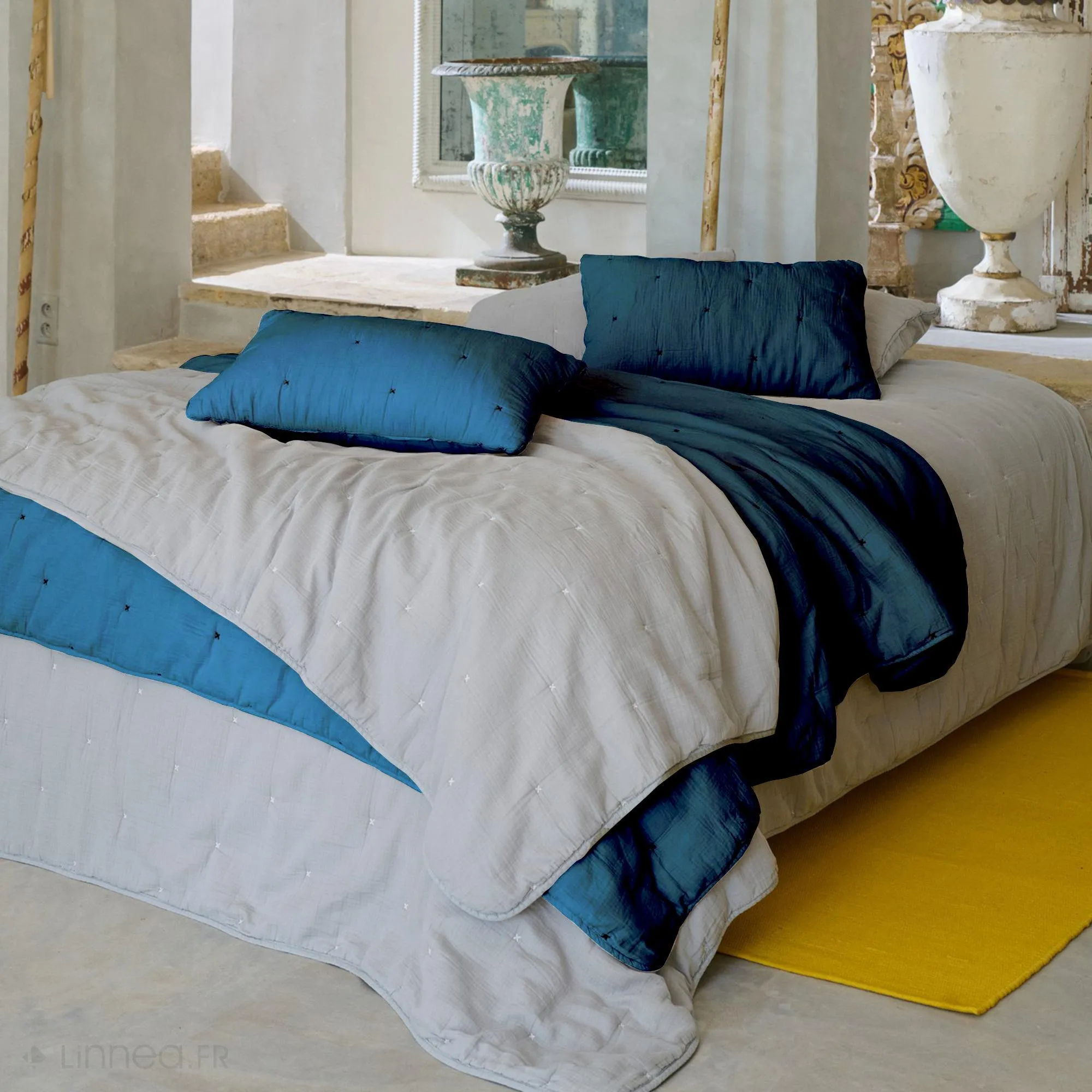 Chemin de lit capitonné en mousseline de coton 80x200 cm ANDROS bleu marine