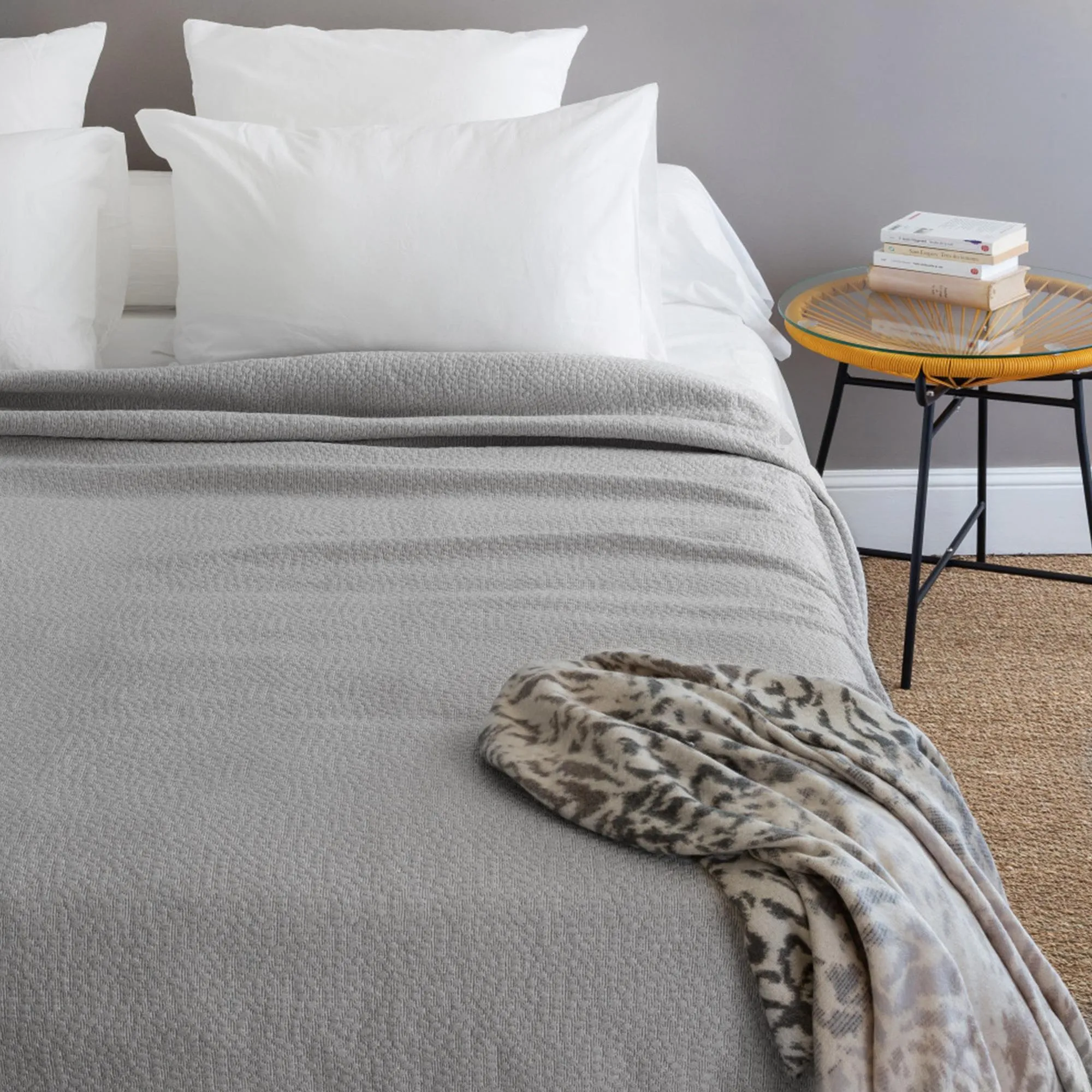 Dessus de lit Jacquard 180x250 cm CAMARGUE coton polyester gris perle