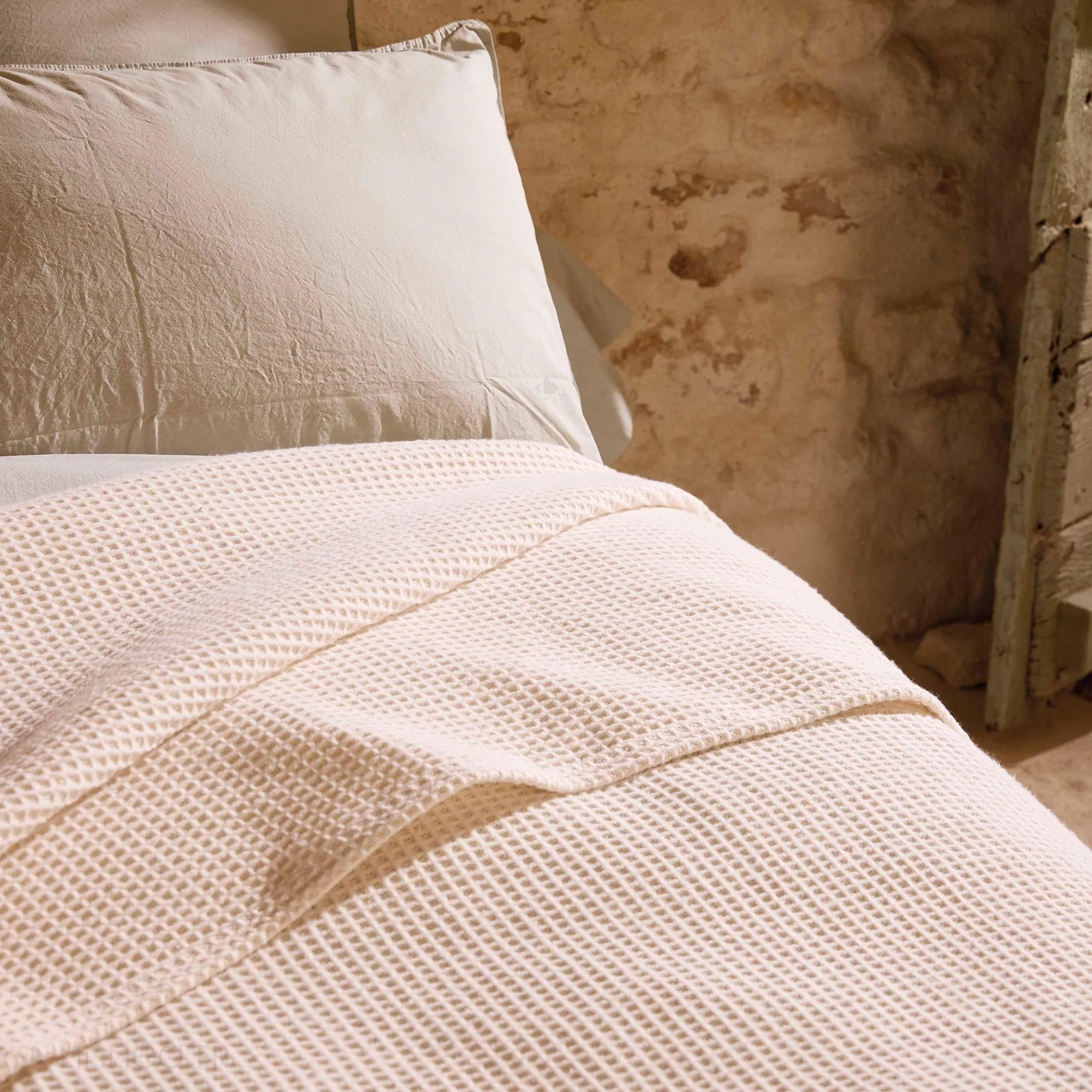 Dessus de lit coton mélangé 180x250 cm YVOIRE nid d'abeille naturel