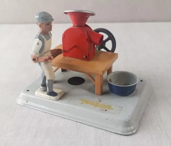 Ancien jouet en tôle, broyeur à saucisse, Fleischmann Western Germany