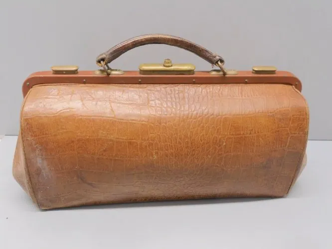 -ANCIEN SAC de MEDECIN en CUIR POIGNEE CUIR COULEUR DIFFERENTE COLLECTION  D