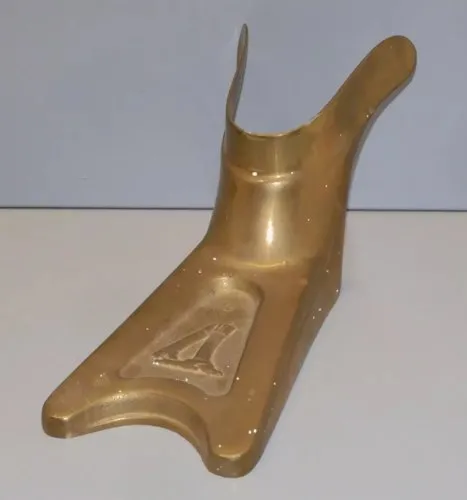 - ANCIEN TIRE BOTTES LAITON marque DEBOTAISE France ENGREVEL Breveté   D