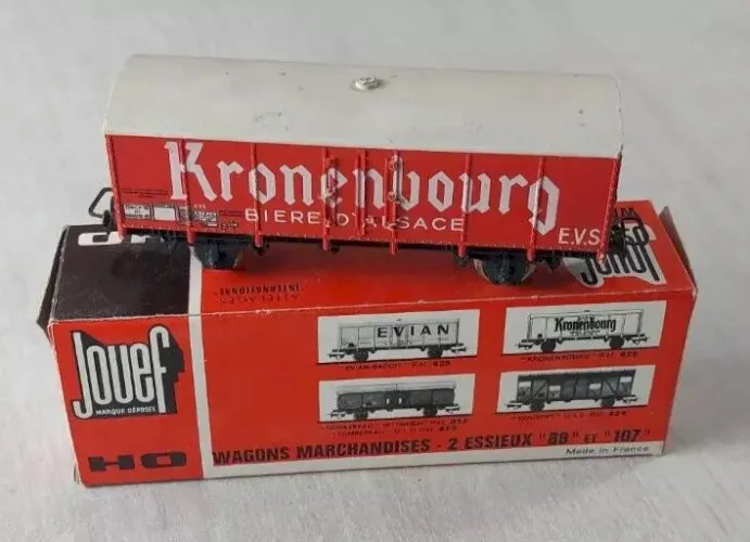 Ancien wagon marchandise, publicitaire, Kronenbourg, Jouef, en HO