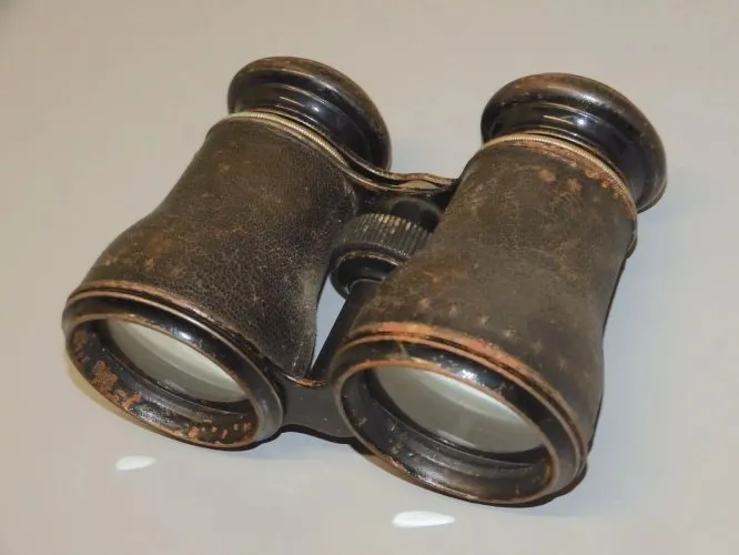 -ANCIENNE PAIRE de JUMELLES CHEVALLIER OPTICIEN PARIS CUIR JUS de GRENIER  D