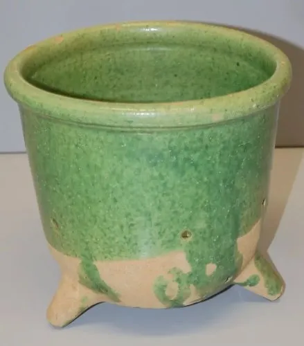 -BELLE ANCIENNE FAISSELLE TERRE CUITE EMAIL VERT chapelle des Pots? COLLECTION D