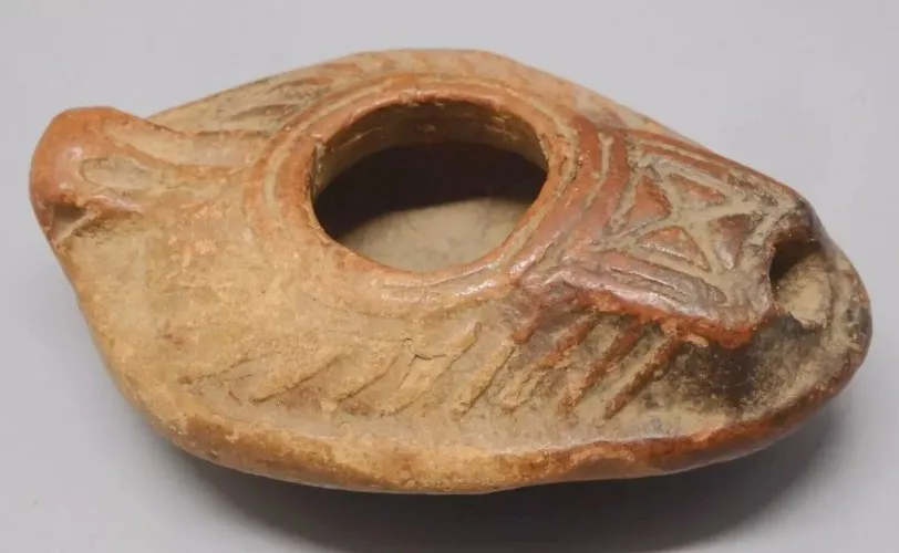 -BELLE ANCIENNE LAMPE A HUILE TERRE CUITE origine ROMAINE ? Belle patine  D