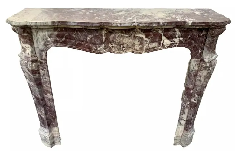 Cheminée de style Louis XV Mode Pompadour en "Marbre fleur de pécher" XX siècle