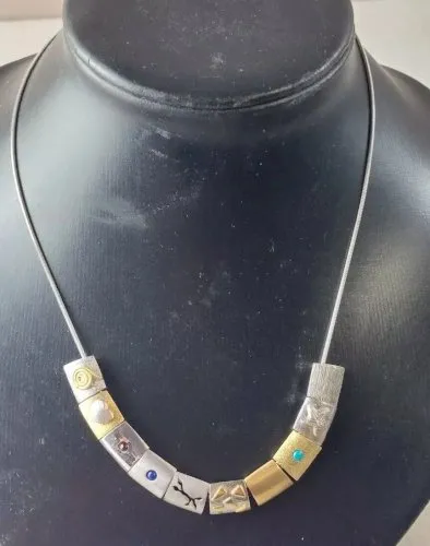 Collier avec pendentifs / charms, en argent massif, UC