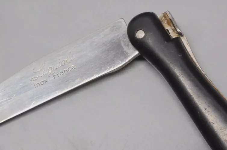 - COUTEAU de POCHE ANCIEN LAGUIOLE FRANCE avec TIRE BOUCHON Jus de GRENIER  D