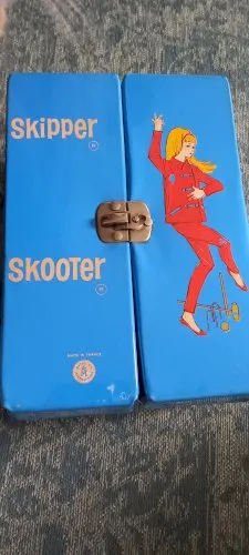 Dressing skipper skooter