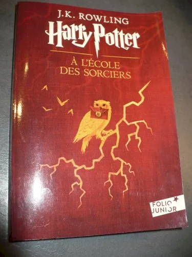 **HARRY POTTER a l'école des sorciers. livre de poche