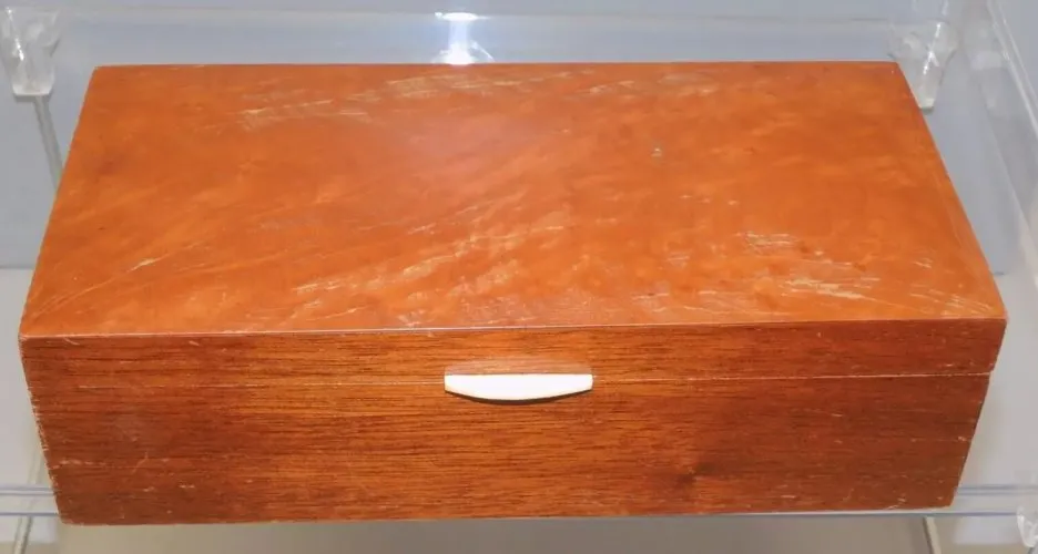 -JOLIE ANCIENNE BOITE EN BOIS VERNIS pour ranger BIJOUX ou AUTRE déco VITRINE D