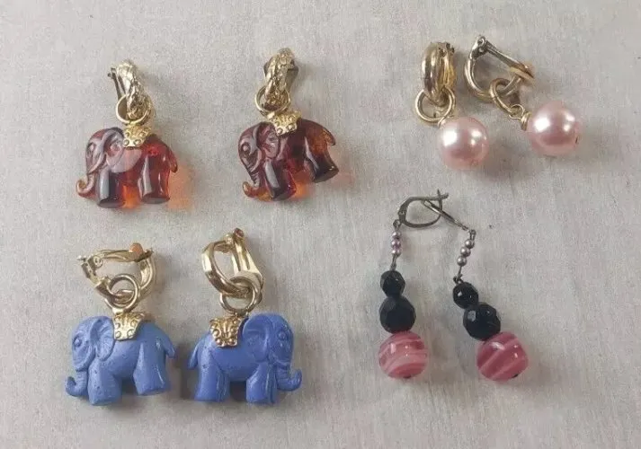 Lot de bijoux, fond de tiroir, boucles d'oreilles, vintage