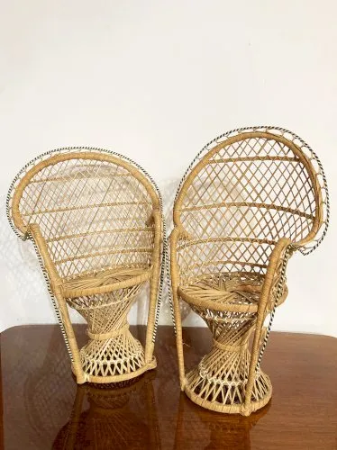 Paire de fauteuils Emmanuelle miniatures