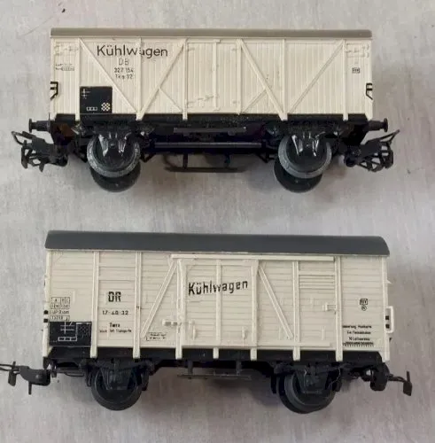 Paire de wagons frigorifiques, Märklin + Piko, en HO