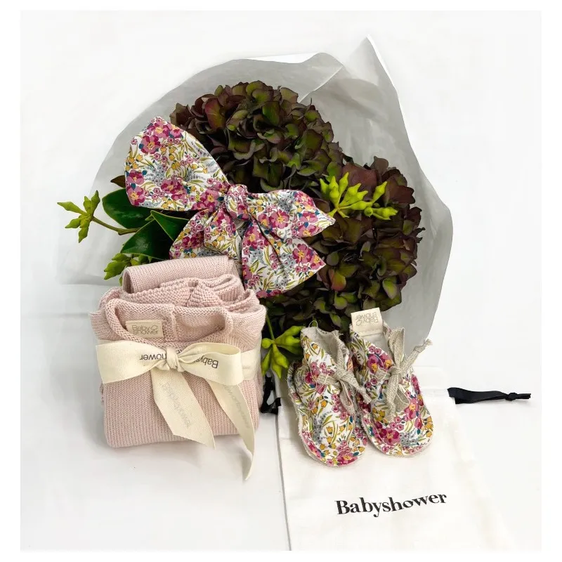 panier cadeau hilda bloom baby girl