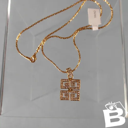 Pendentif sur chaîne haute-couture, Toi et Moi