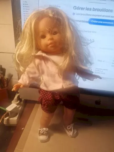 poupée Corolle 36 Cm.... Avec Ses Chaussures.. Tbe