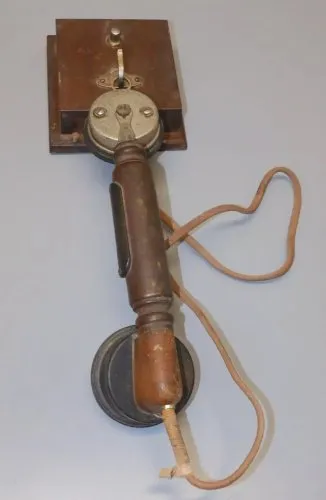 - TELEPHONE MURAL BOIS de CONCIERGE ou de MAISON de MAITRE DHOTEL COLLECTION D