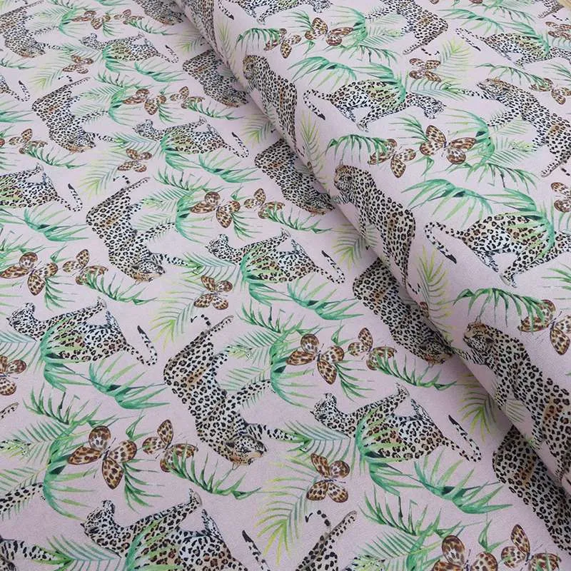Tissu Coton Imprimé Digital Panthere Fond Rose