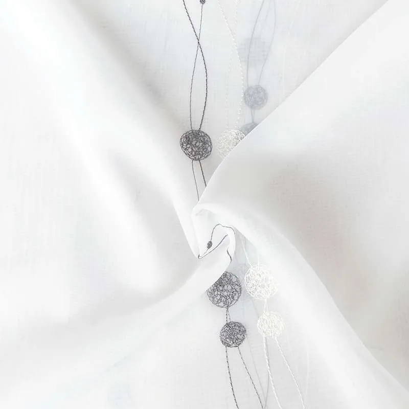 Tissu Voile Brodé Gris