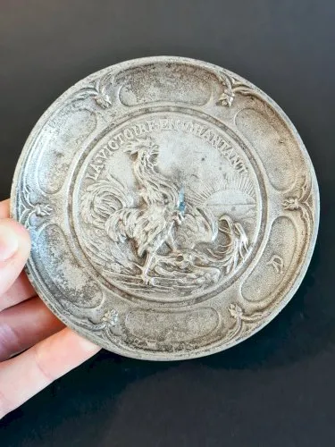 Vide Poche Coupelle "La victoire Chantante" - Militaria